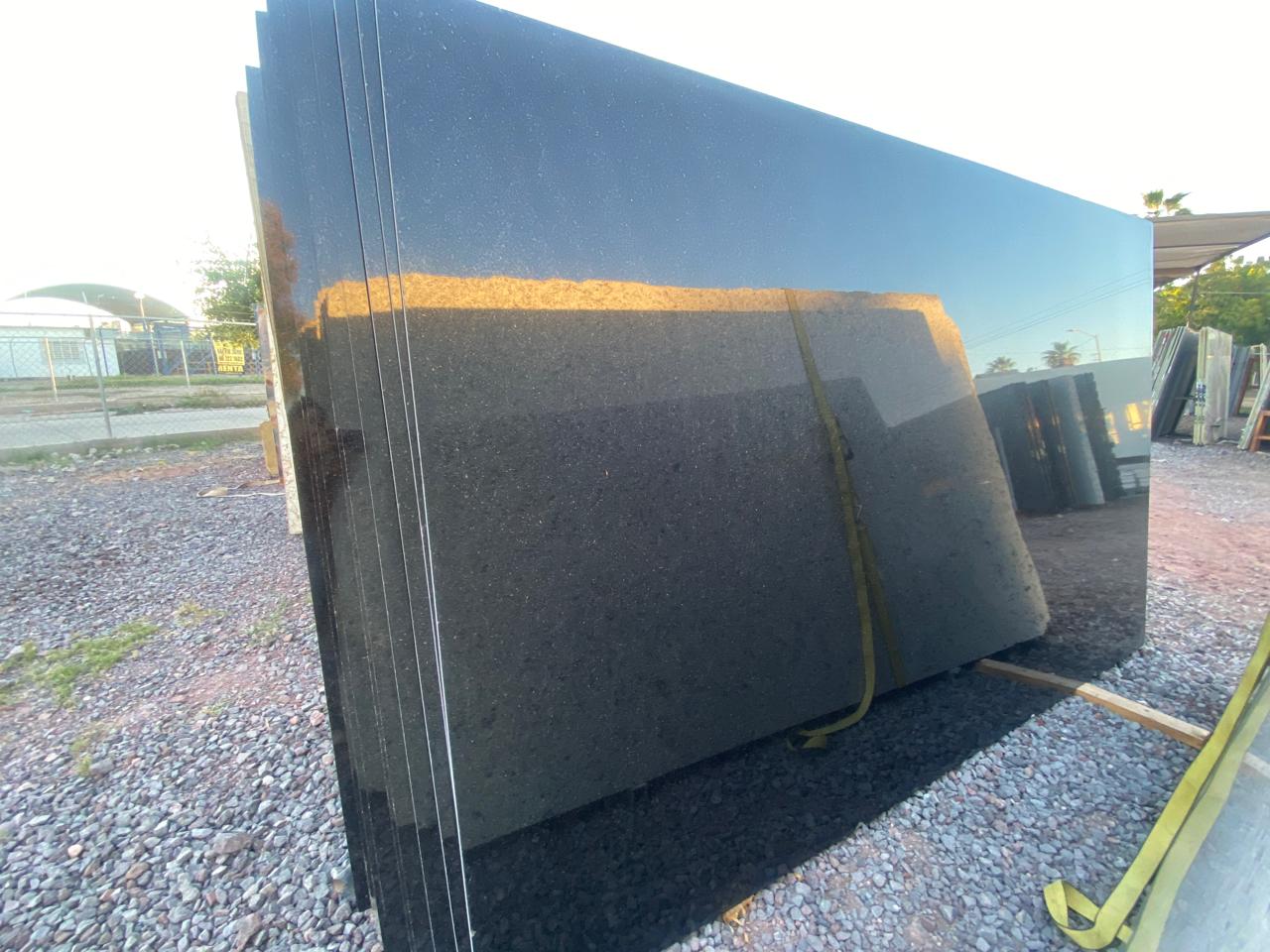 Negro Galaxy 3.08 X 1.93 acabado pulido y brillado. Image